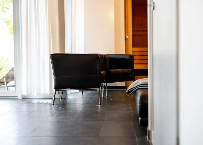 Ferienhaus-unter-den-eichen-e6 Hébergement de vacances Röbel